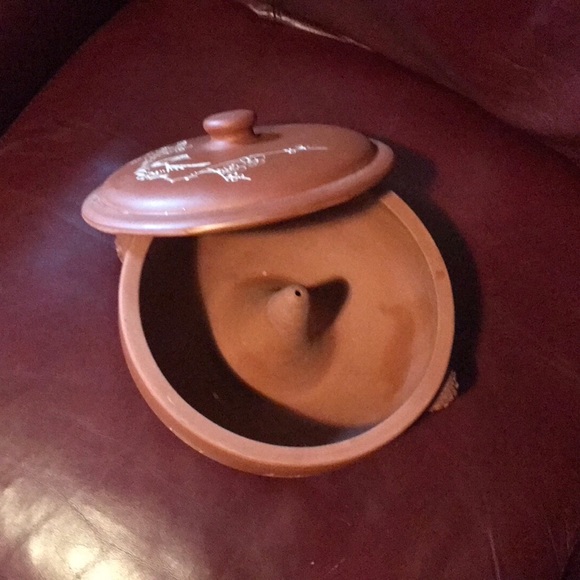 Clay bean Pot - Picture 3 of 8